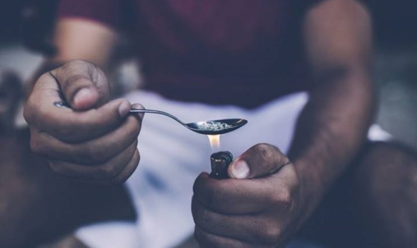 Como é a Vida de um Viciado em Crack?